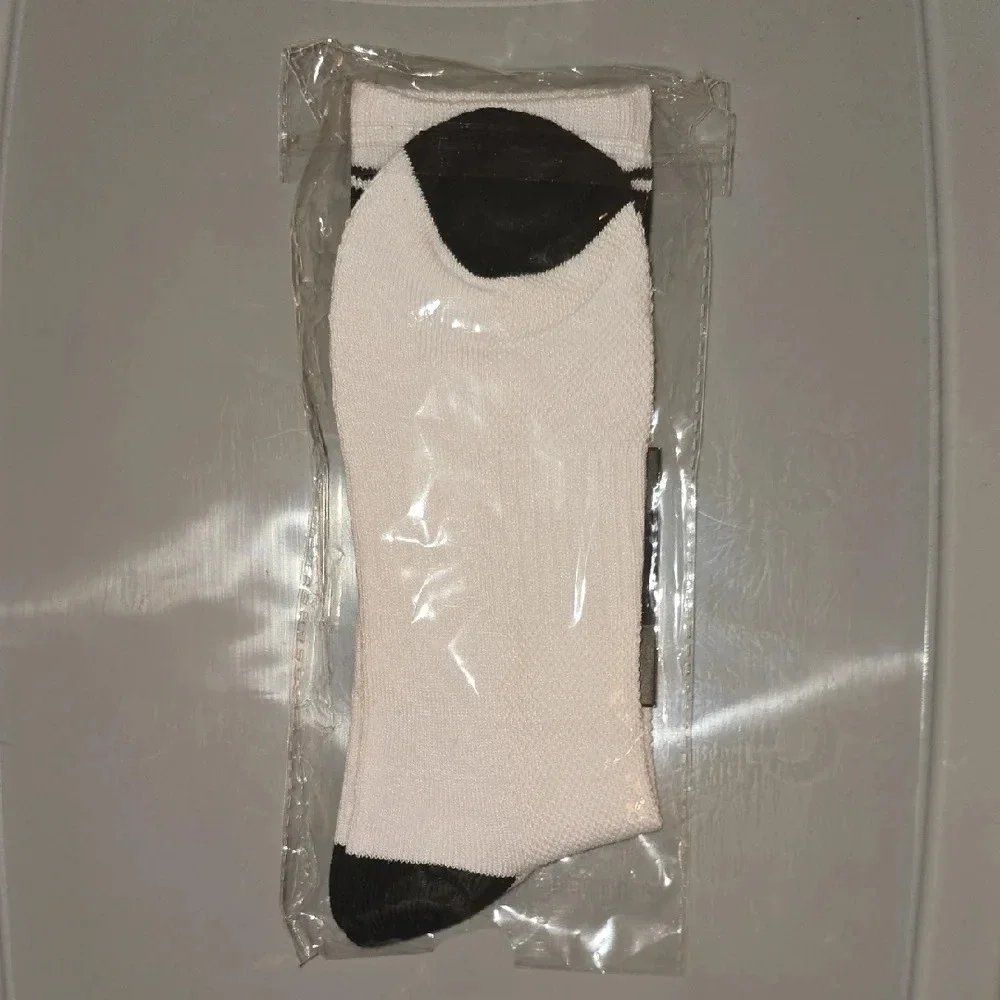 Classic White and Black Casual Socks LOT-M